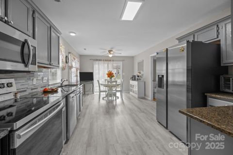 7601 Swedish Ivy Lane sold home in Morris Village, Charlotte, NC