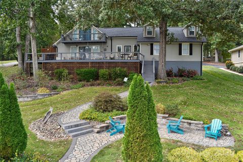 A home in Sunrise Point, Badin Lake