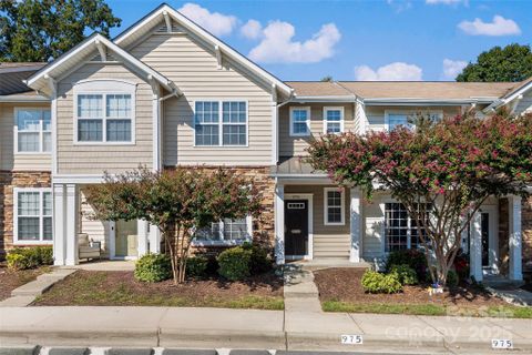 975 Copperstone Lane