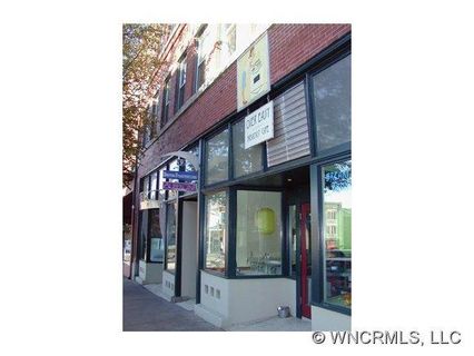 32 Broadway 220