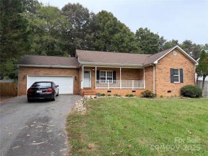 2101 Redberry Lane sold home in Strawberry Fields, Conover, NC