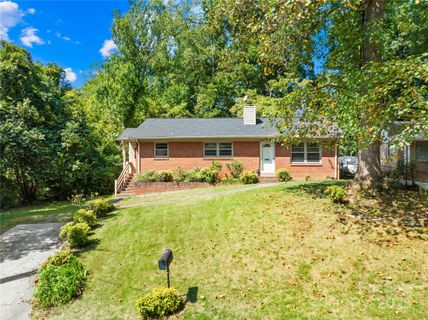 1955 Arnold Drive sold home in Country Club Hills, Charlotte, NC