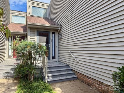 77 Chestnut Street sold home in Oak Hall, Tryon, NC