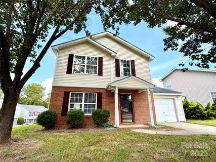 6903 Seney Drive sold home in Creekside At Coulwood, Charlotte, NC