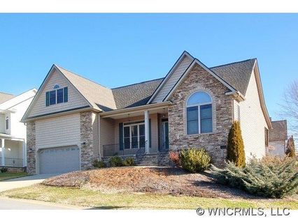 9 Driftstone Circle sold home in River Crest, Arden, NC