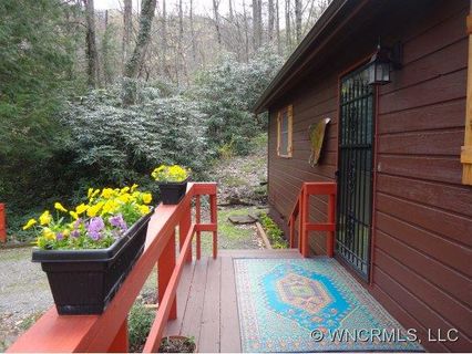 552 Summit Dr sold home in Mountain Top, Maggie Valley, NC