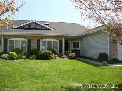 15 Country Meadows Ln