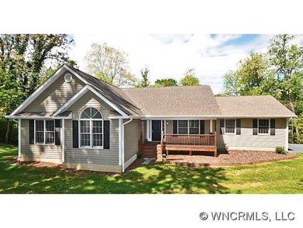 15 Baird Alley sold home in Beaver Lake, Asheville, NC