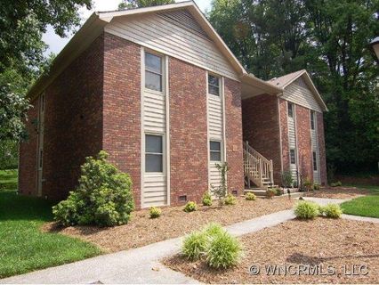 1325 C Fourth Avenue West sold home in Cambridge West, Hendersonville, NC