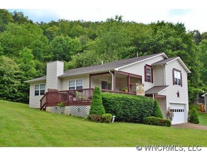126 Pasco Loop sold home in Fox Run Meadow, Waynesville, NC