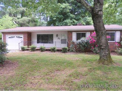 214 Lyndale Road sold home in Claude Kilpatrick, Hendersonville, NC