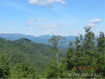 Lot 17 Wildflower sold home in Wildflower, Franklin, NC