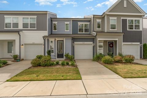 9029 Widden Way active home in Fifteen 15 Cannon, Charlotte, NC