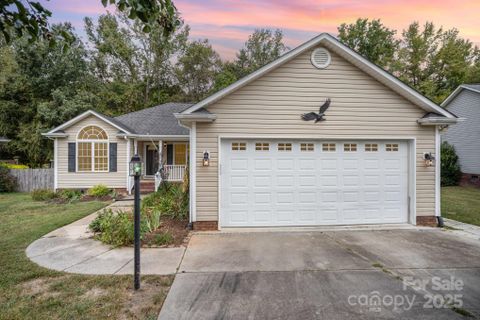 1665 Red Bird Circle sold home in Hummingbird Ridge, Concord, NC