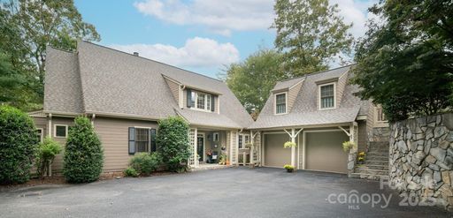 1513 Brentwood Place active home in East Shores, Morganton, NC