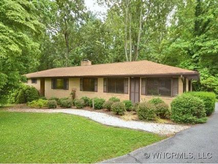 1330 Valmont