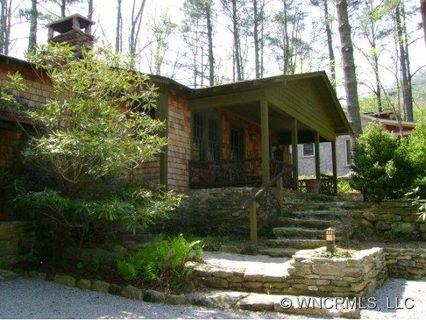 85 Chestnut Hill Road