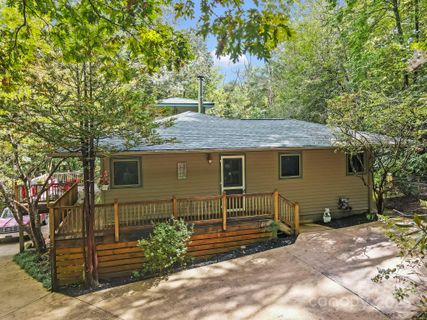 428 Lakeland Drive pending home in Laurel Lake Estates, Pisgah Forest, NC