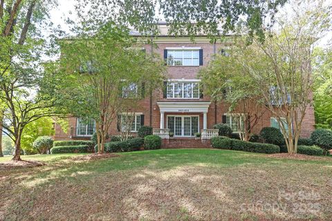 956 Queens Road