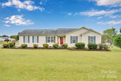 2063 Rocketts Way sold home in Glencroft, Newton, NC