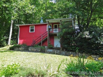 1566 Red Maple Dr