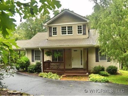 184 Woods End Drive sold home in Jeter Mtn Terrace, Hendersonville, NC