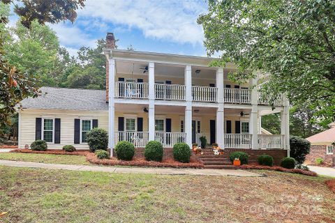 10208 Thomas Payne Circle sold home in Williamsburg Raintree, Charlotte, NC