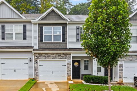 8105 Alderton Lane active home in Townes At Kingstree, Charlotte, NC