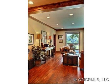 121 Firefly Cove