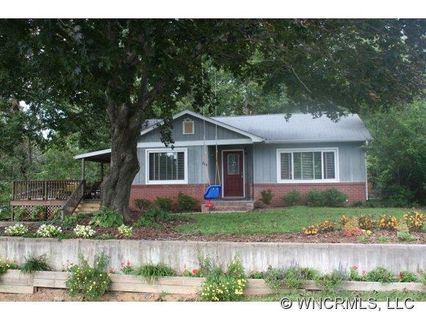 216 Edenburg Road sold home in Bonnie Brae, Hendersonville, NC