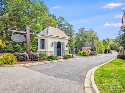 6061 Kimbrell Heights Drive sold home in Longbrooke, Fort Mill, SC