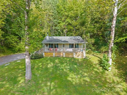 1465 Maple Springs Drive sold home in Maple Springs, Waynesville, NC