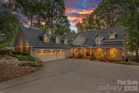 16141 Weatherly Way pending home in Lookout Point, Huntersville, NC