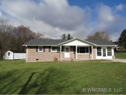 205 Jeff Street sold home in Green Acres, Hendersonville, NC