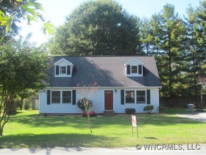8 Meadow Drive