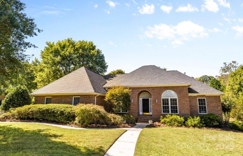 1337 Braeburn Road active home in Carriage Downs, Concord, NC