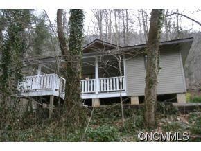 950 8 Main Street sold home in Mountain Village Chalets, Chimney Rock, NC