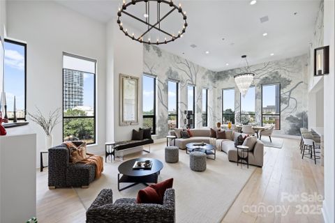 127 N Tryon Street