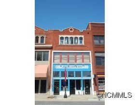 122 College Street Main Level