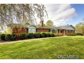 1906 Country Club sold home in Country Club Park, Hendersonville, NC