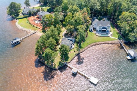 8293 Luckey Point Road
