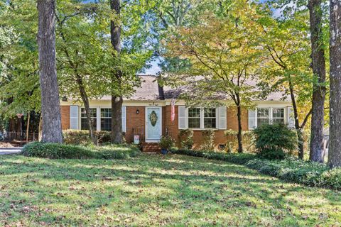 908 Lynbrook Drive