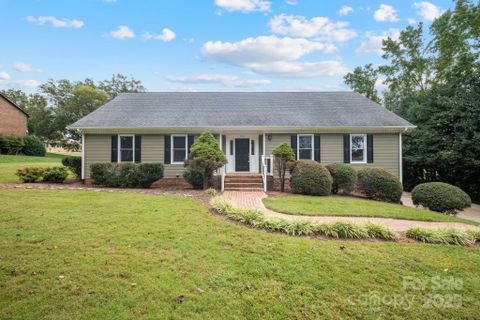 3718 Club House Drive