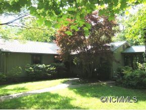 209 Woods End sold home in Jeter Mtn Terrace, Hendersonville, NC
