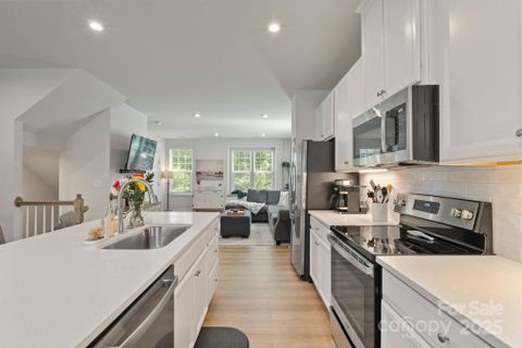 4113 Edenborn Lane sold home in Villages At Beachmont, Charlotte, NC