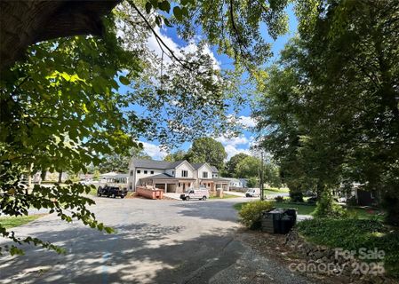 1422 Winston Drive