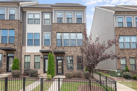 3625 S Tryon Street sold home in South Tryon Townhomes, Charlotte, NC