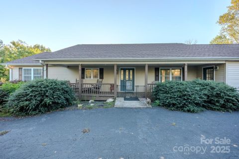Homes in Spruce Pine Heights, Spruce Pine