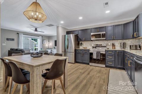 21 Carolinda Lane