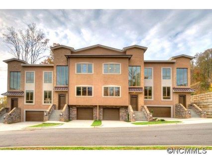 22 Macallan Lane